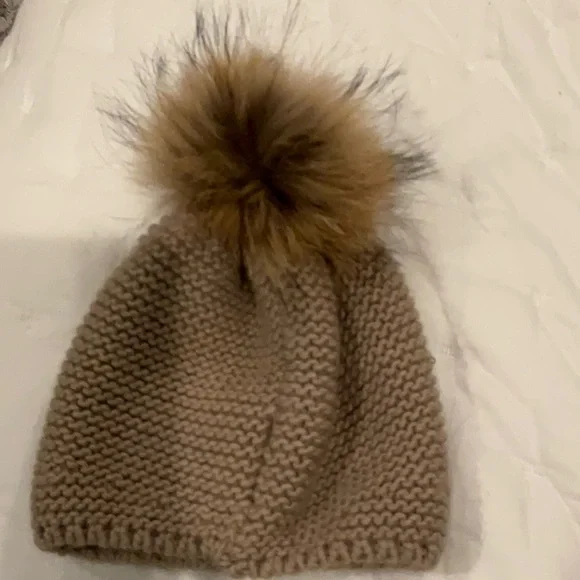 Beanie with crystal beading and fur Pom - Picture 2 of 6